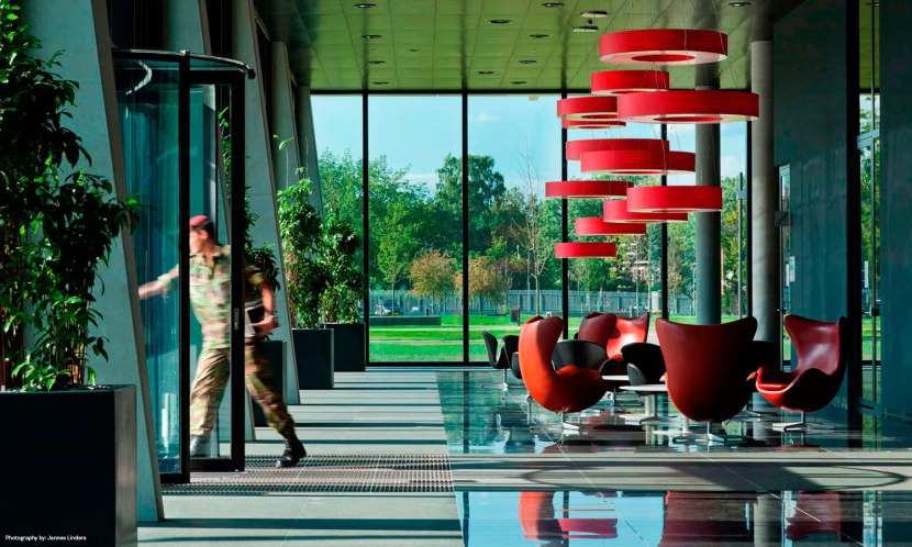 lzf-saturnia-wood-lamp-installation-contract