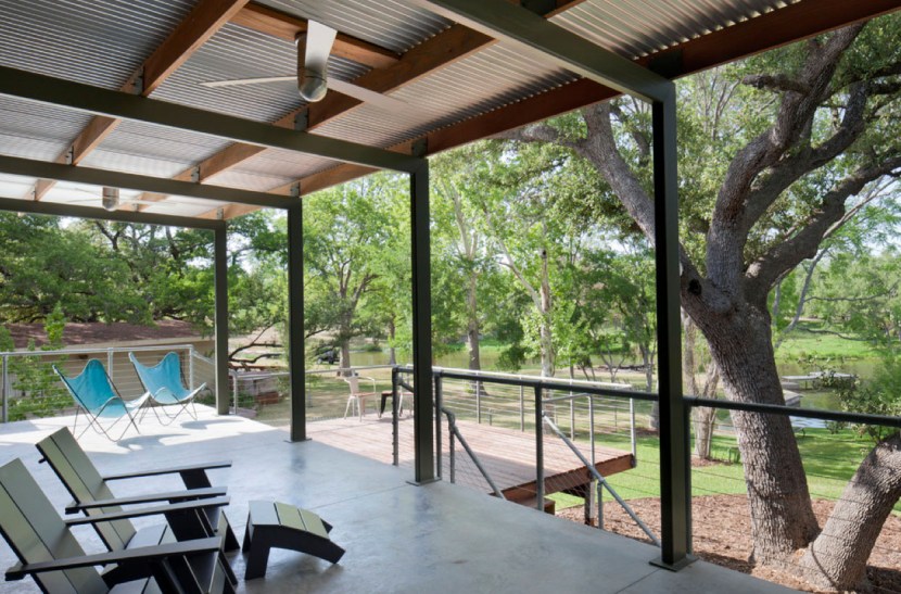 The-Modern-Fan-Co-Cirrus-Hugger-without-Light-Fans